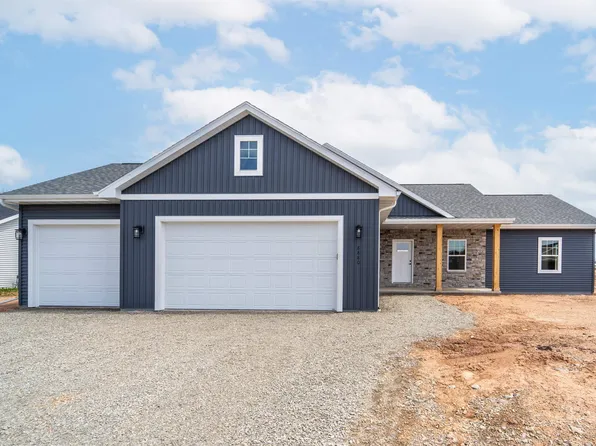 N8880 Dublin Pass, Menasha, WI 54952