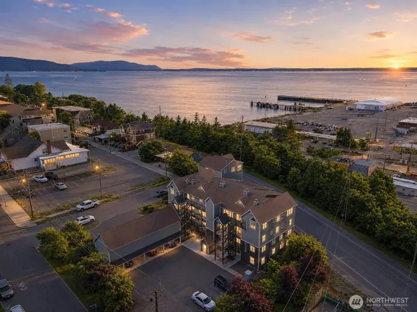 705 N State Street #102, Bellingham, WA 98225