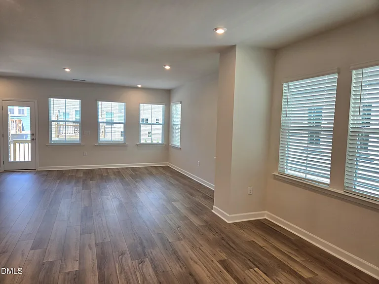 1106 Holding Village Way — Photo 3