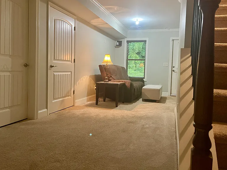 Olde Towne Pkwy — Photo 15
