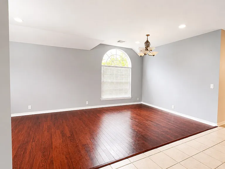 18710 Woodbreeze Dr — Photo 3