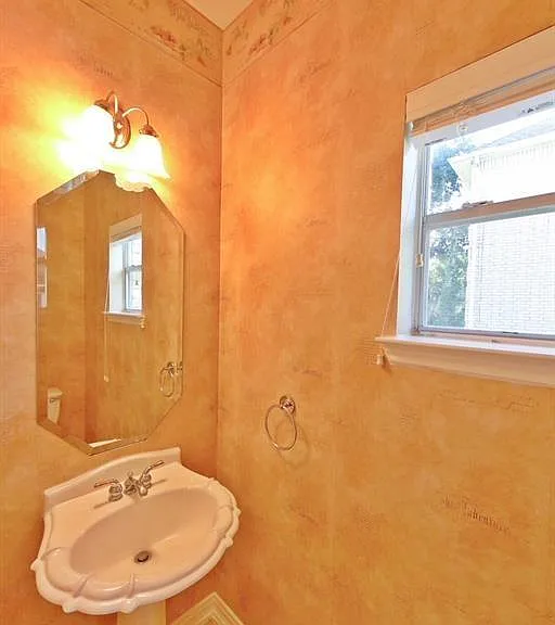 407 Groveton Ridge Ln — Photo 25
