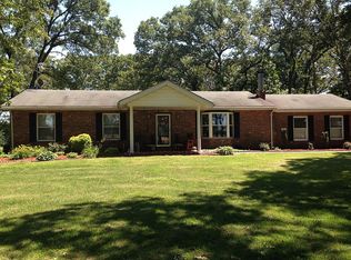 8861 Gilmore Lake Rd, Columbia, IL 62236