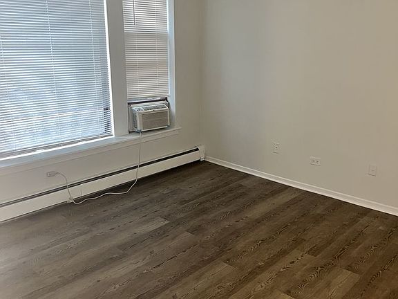 3rd image of 4426 S Michigan Ave Unit 1