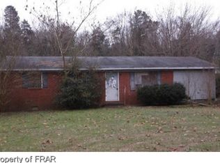 2827 Pine Springs Dr, Fayetteville, NC 28306