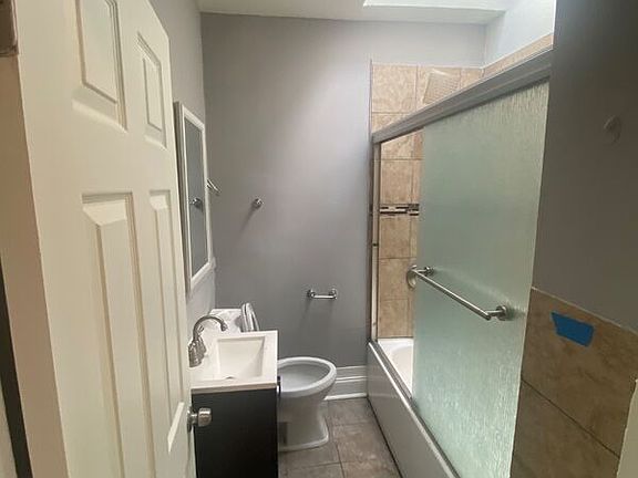 2nd image of 707 Denison St