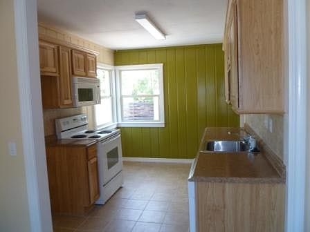 2nd image of 837 E Fountain Blvd