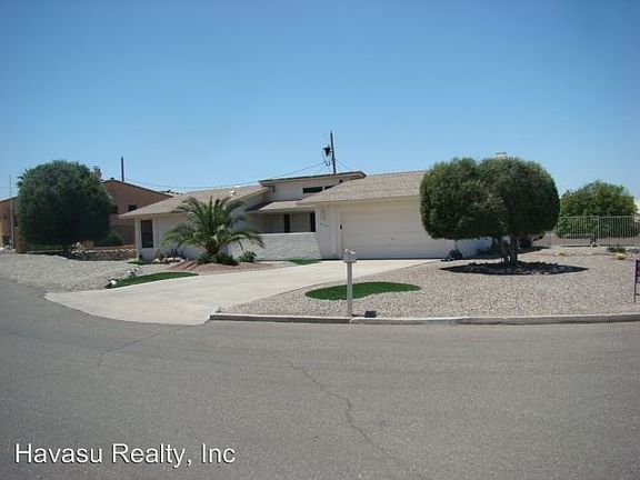 3rd image of 2918 Maverick Cir S