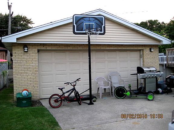 5th image of 8004 Parkside Ave