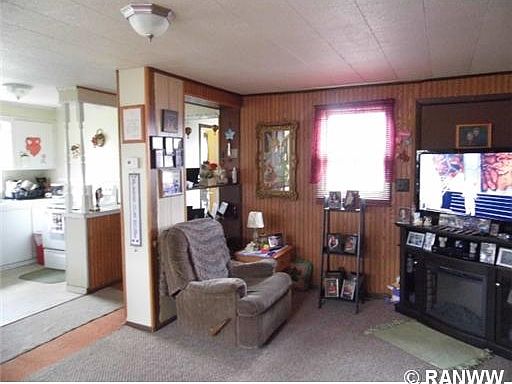 5th image of 211 River Dr