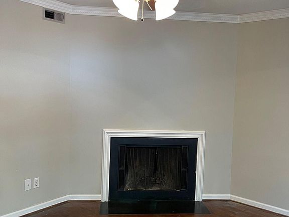3rd image of 1200 E Washington St Unit 2