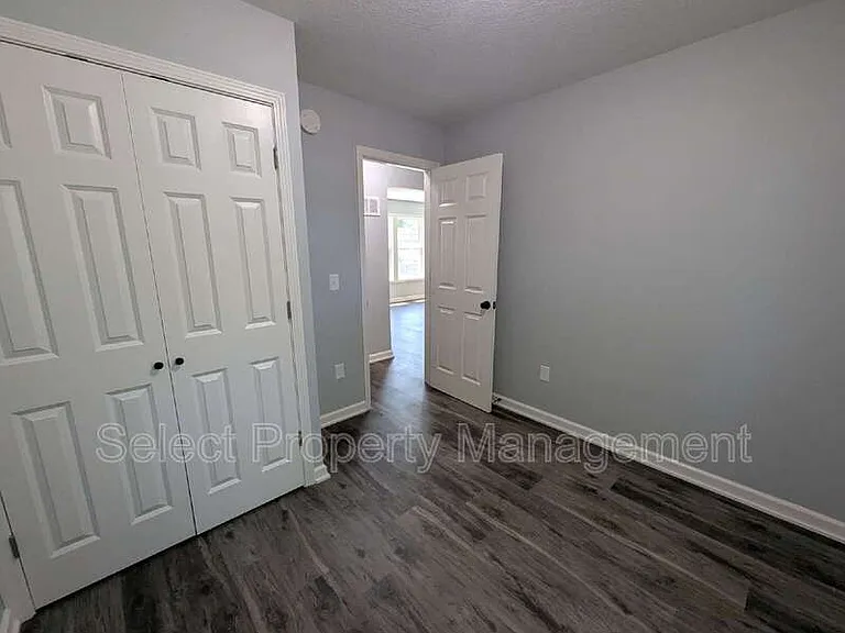 920 Courtney Dr — Photo 12