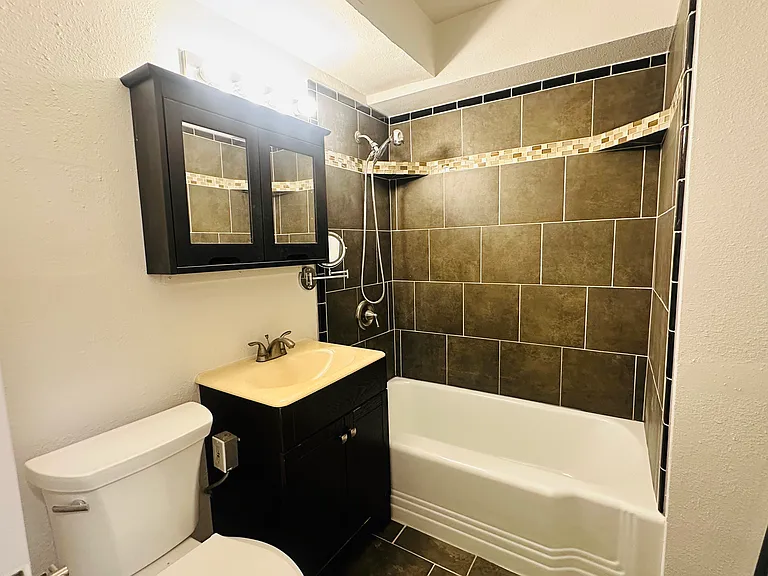 1400 Hubbell Pl #603 — Photo 8
