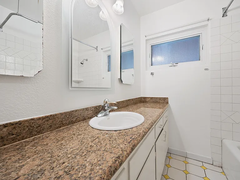 101 Hampden Ter — Photo 1
