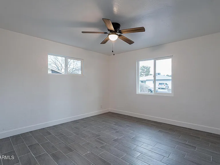536 W 18th St — Photo 14