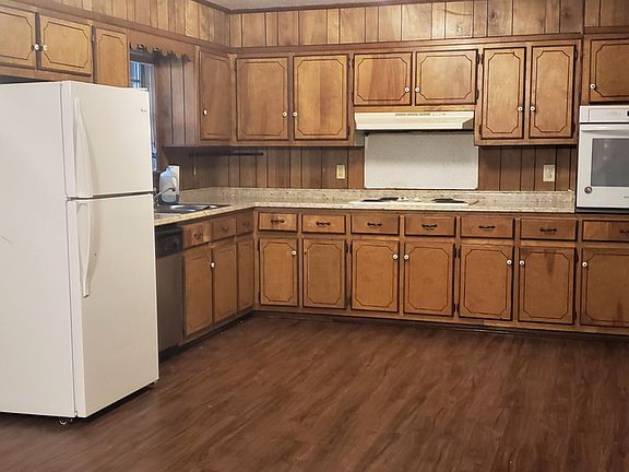 3rd image of 1015 Evelyn Dr