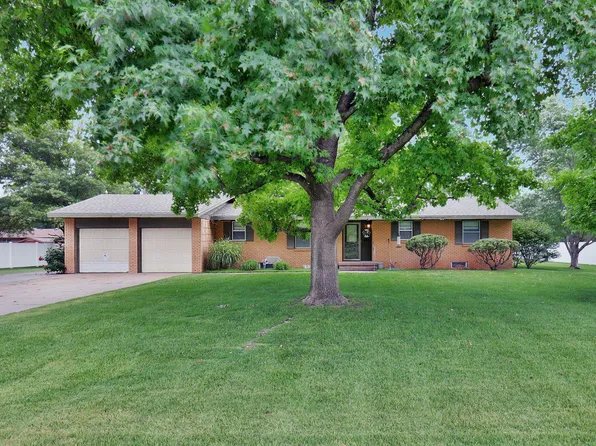 1508 Linda Ln, Hutchinson, KS 67502