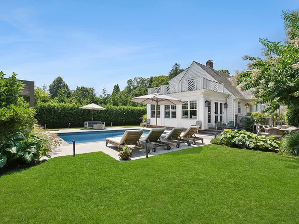 63 Halsey St, Southampton, NY 11968