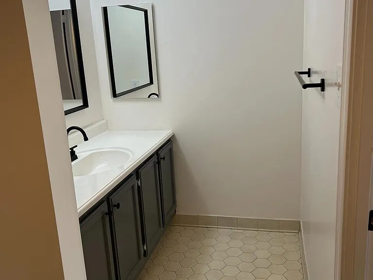 807 N Howard St #414 — Photo 28
