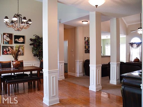 3rd image of 136 Lakeshore Ct