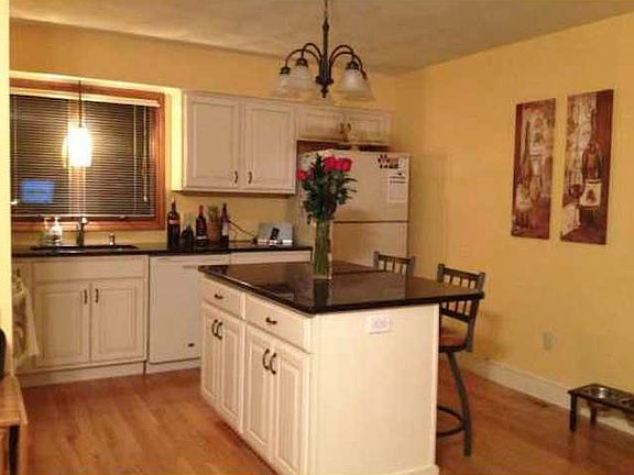 4th image of 235 Morgan Ave APT 10