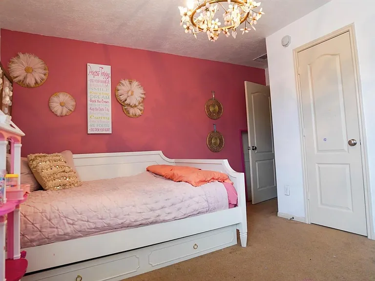 2109 Mooncrest Dr — Photo 21