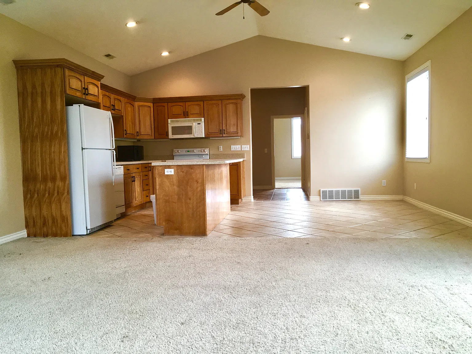 2862 E Casto Ln — Photo 3