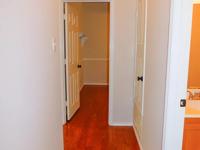 7917 Seven Oaks Ln — Photo 22