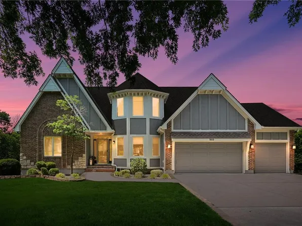 980 NW High Point Dr, Lees Summit, MO 64081