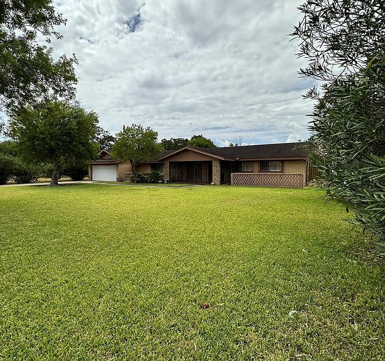 1st image of 125 Poinciana Dr