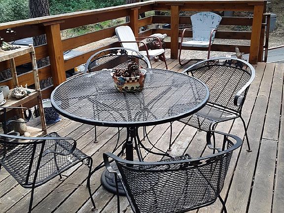 Large outdoor patio off the dining/living room. Great for an outdoor barbeque.