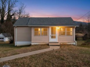 5549 Hollins Rd, Roanoke, VA 24019