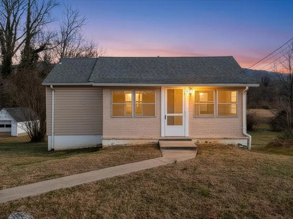 5549 Hollins Rd, Roanoke, VA 24019