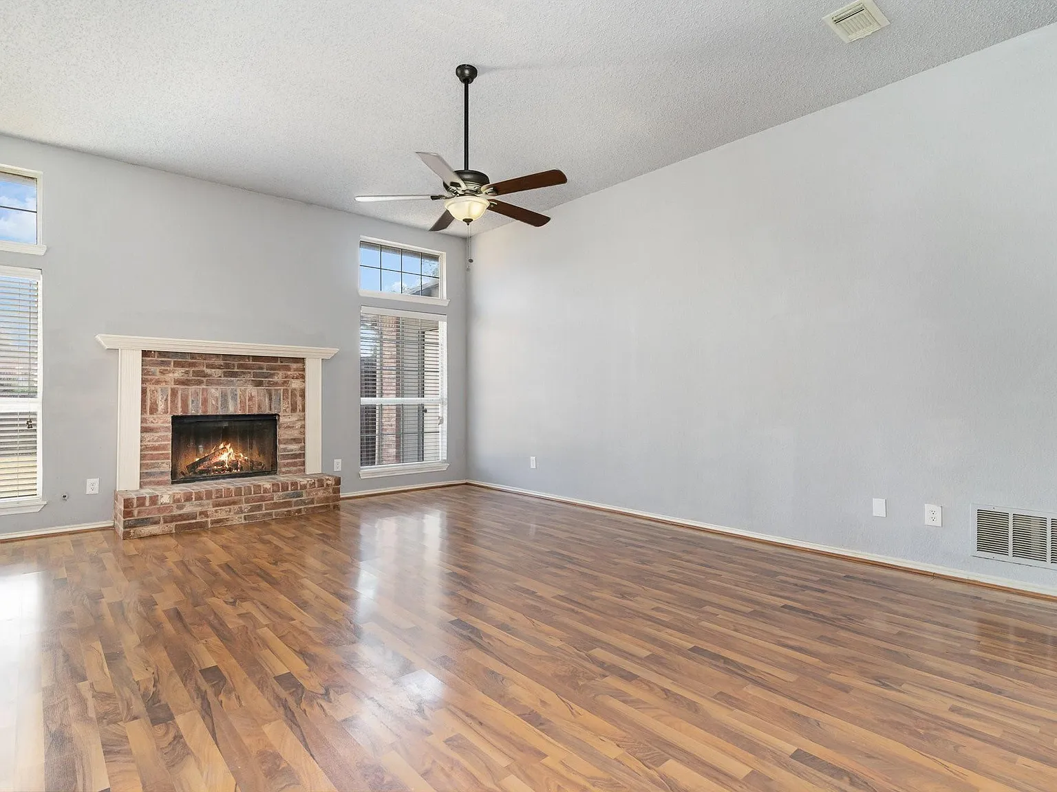 3 bed, 1513 sqft, $2,300 — Photo 3