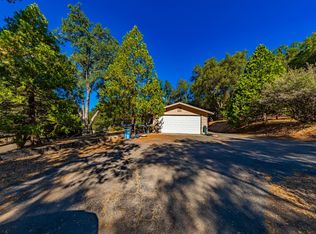 49048 Manzanita Rd, Oakhurst, CA 93644