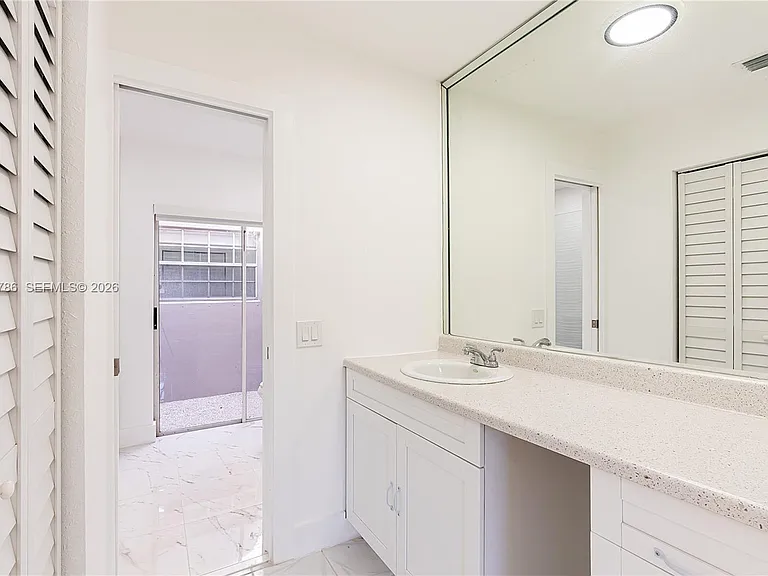 15881 SW 139th Ave — Photo 6