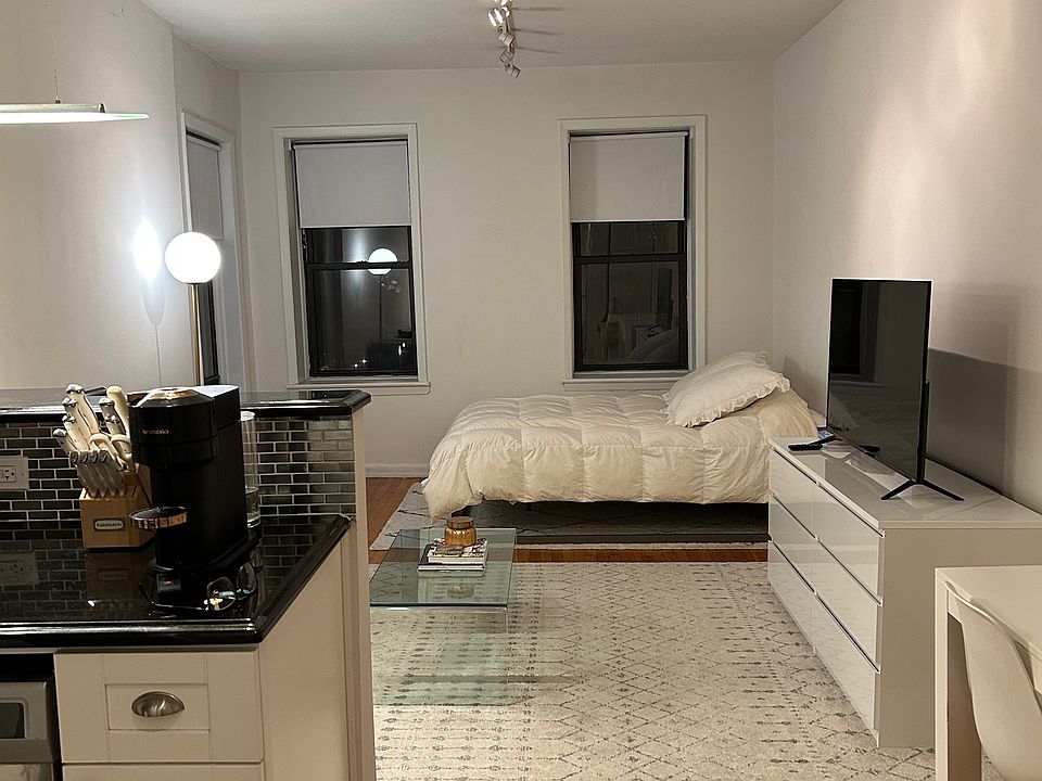 1st image of 905 1st Ave #3C