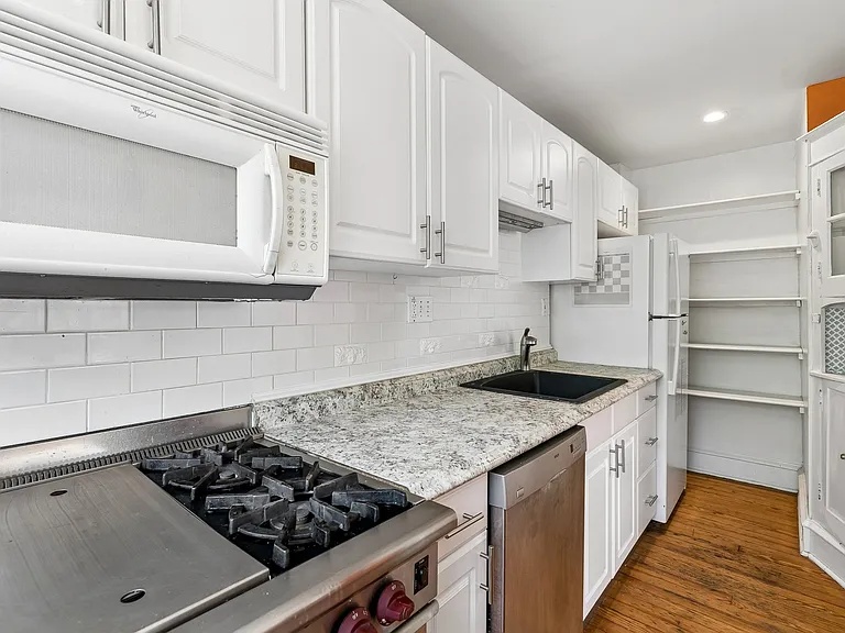 527 S 7th St — Photo 11