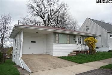 2nd image of 303 E Hopocan Ave