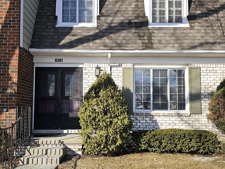 1976 Ridge Ct — Photo 1
