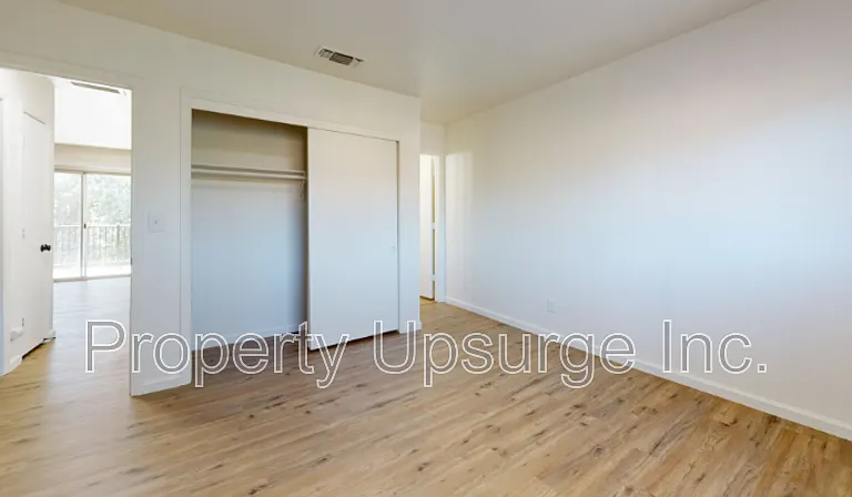 1063 Del Sol Pl #D — Photo 6