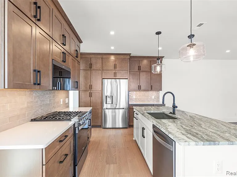 416 S Center St — Photo 10