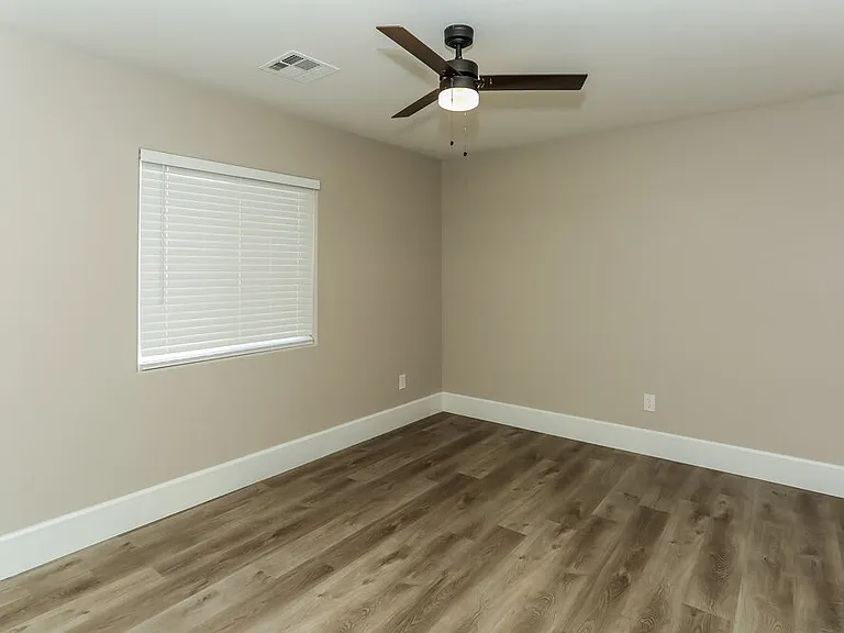 7649 Heavenly Peak St — Photo 13