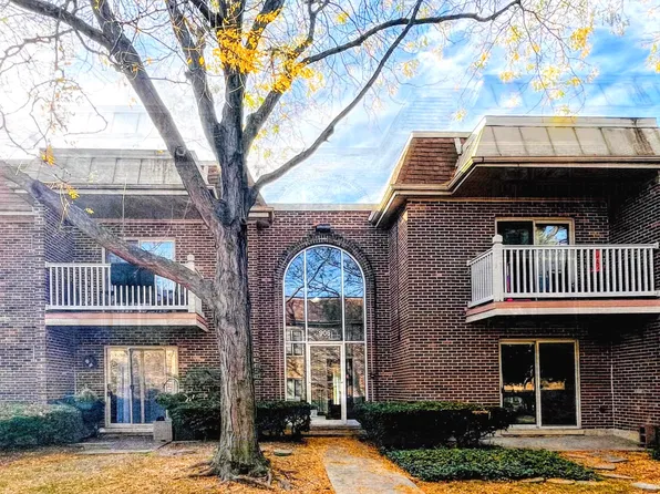 906 W Alleghany Dr APT 2B, Arlington Heights, IL 60004