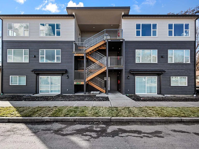 Mallon Apartments — Photo 8