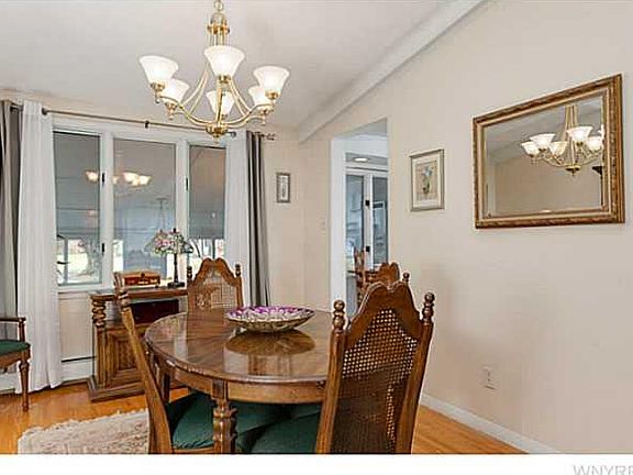 4th image of 47 Old Farm Cir