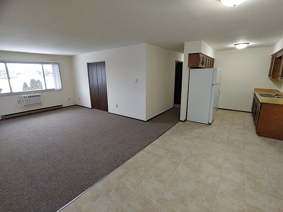 2nd image of 600-602 Bernard St APT 602-8