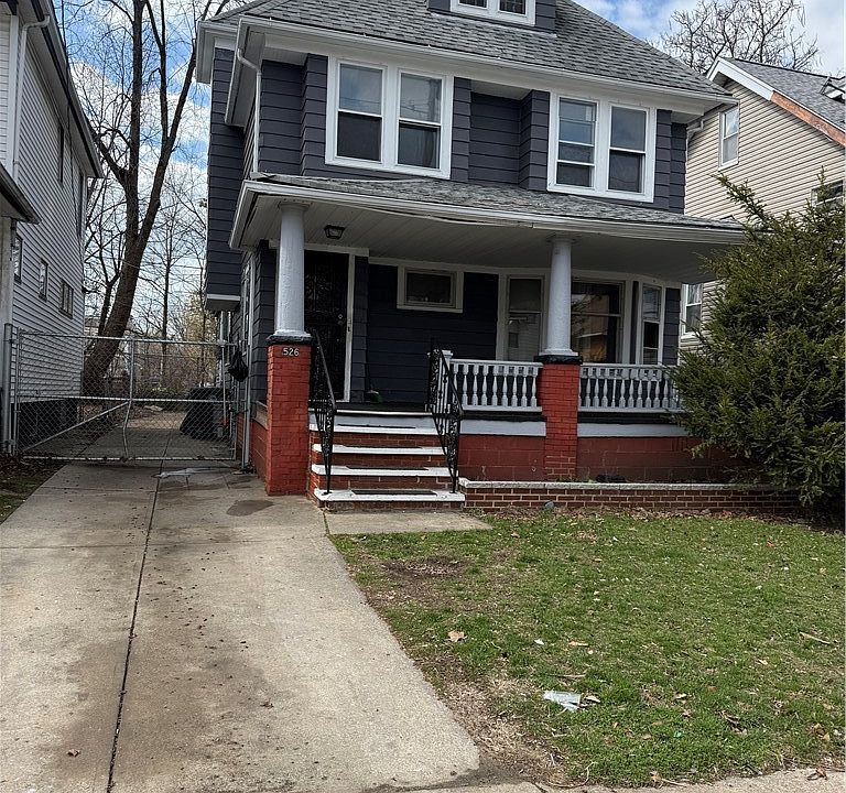 1st image of 526 E 118th St