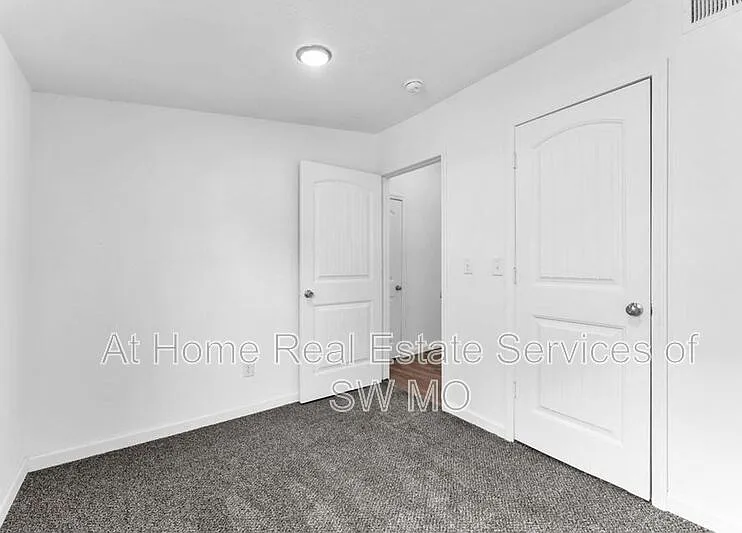 522 S Broadway Ave — Photo 14