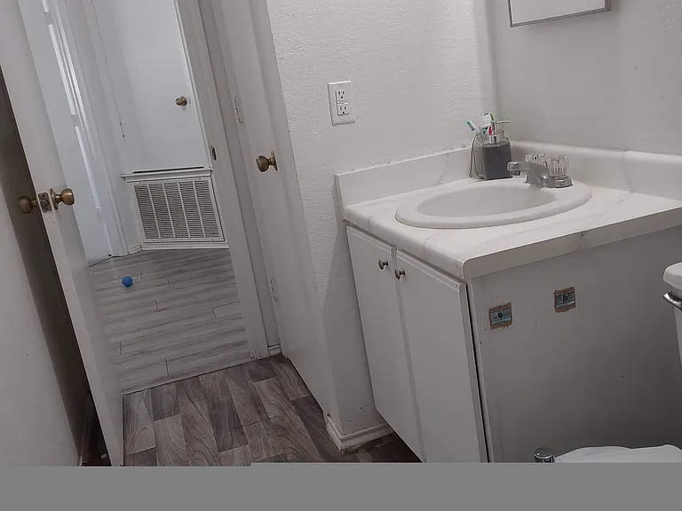 19 Fannin Post — Photo 20